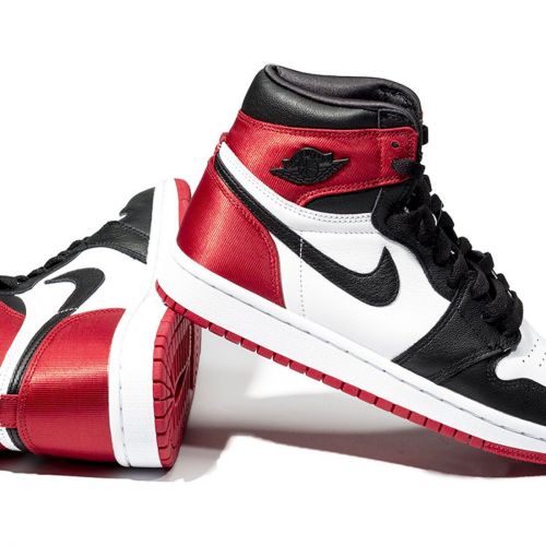 Jordan 1 Retro High - Satin Black Toe (W) - 12 US / 9.5 UK / 44.5 EUR 